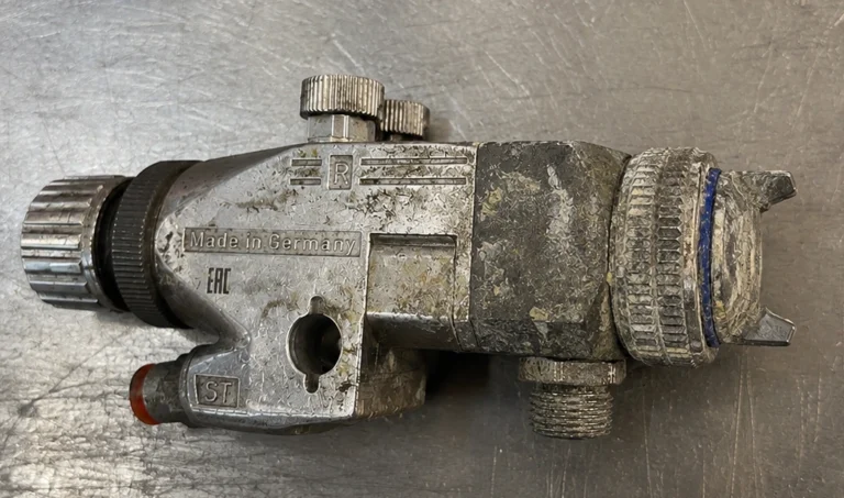 Automatyczny pistolet natryskowy A16 Krautzberger przed serwisem